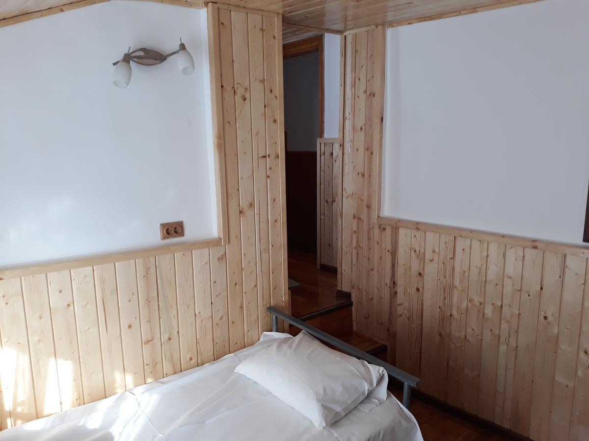 Pensiunea Montan Szászbuda Kültér fotó